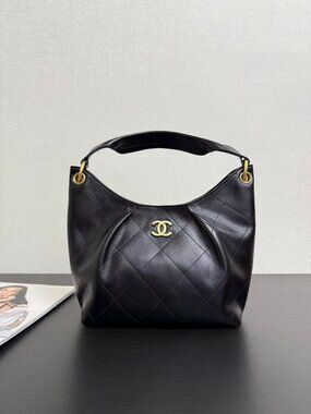Classic CHANEL Bag: A Stylish and Versatile Choice for Elegance